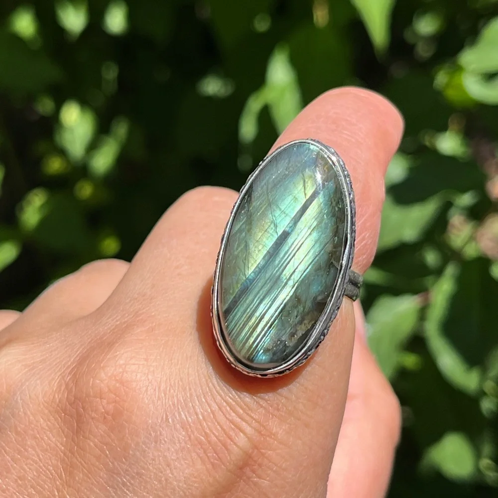 Size 8 925 silver‎ plated green flash labradorite ring